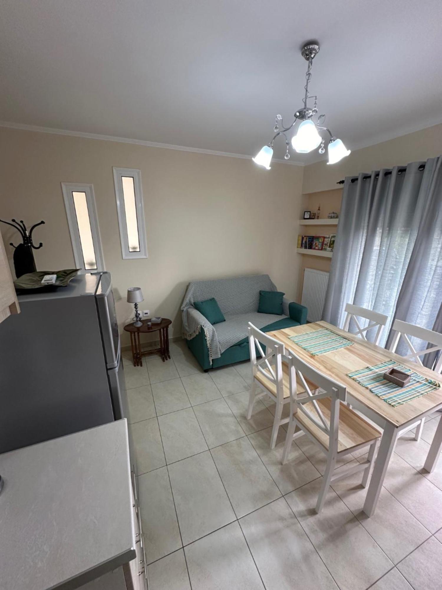 R Apartment Návpaktos Eksteriør bilde
